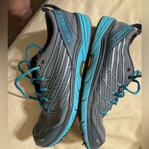 Merrel grey and turquoise size 8 women’s bare access Arc 3.
